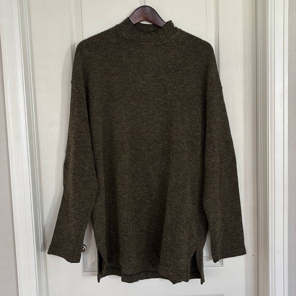 Donna Karan men’s sweater.
